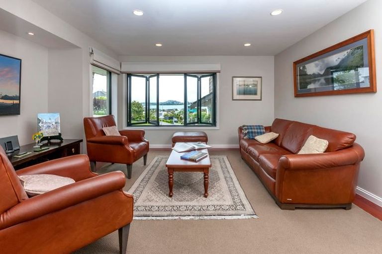 Photo of property in 8 Lynton Road, Bucklands Beach, Auckland, 2012