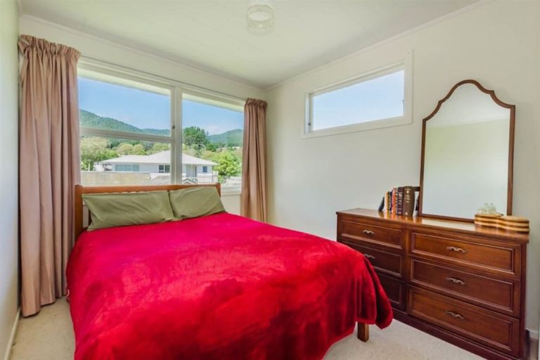 Photo of property in 5 Riwai Street, Paraparaumu, 5032