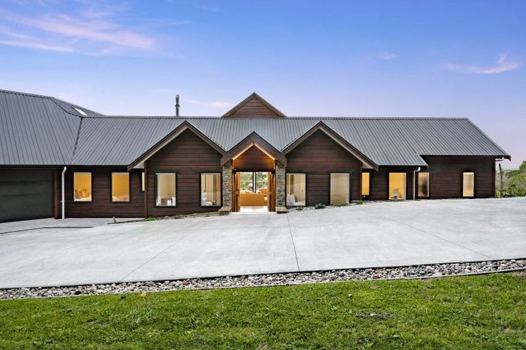 Photo of property in 260 Wairere Road, Waitakere, Henderson, 0782