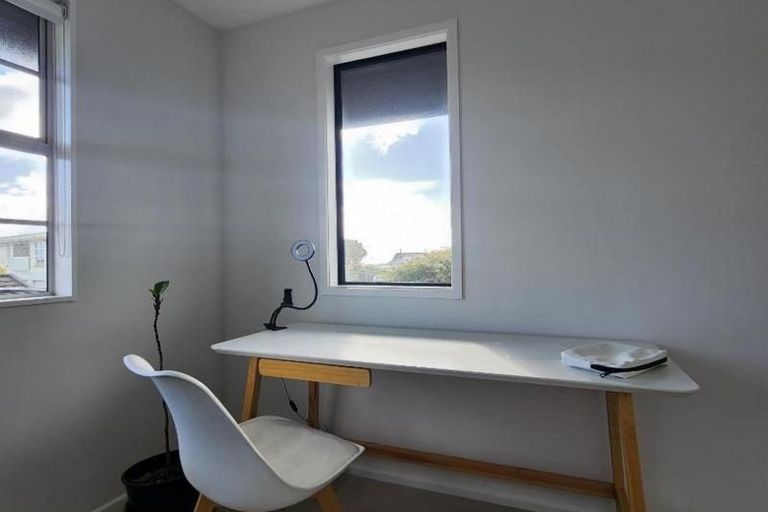 Photo of property in 23 Linda Street, Oakura, 4314