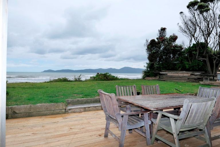 Photo of property in 52 The Esplanade, Raumati South, Paraparaumu, 5032
