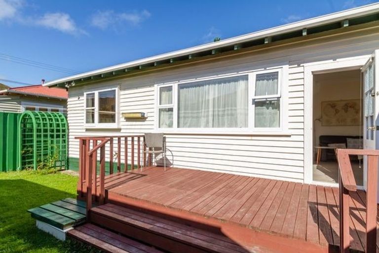 Photo of property in 27 Guthrie Street, Waterloo, Lower Hutt, 5011