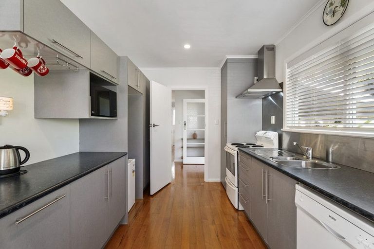 Photo of property in 1/16 Weldene Avenue, Glenfield, Auckland, 0629