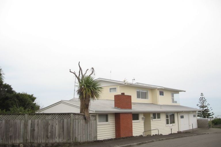 Photo of property in 12 Ormond Road, Hospital Hill, Napier, 4110