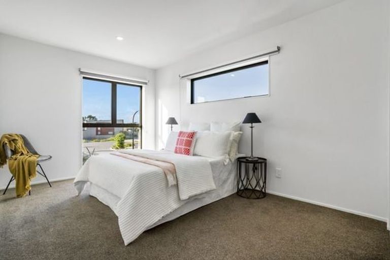 Photo of property in 27 Lili Chen Way, Mangere Bridge, Auckland, 2022