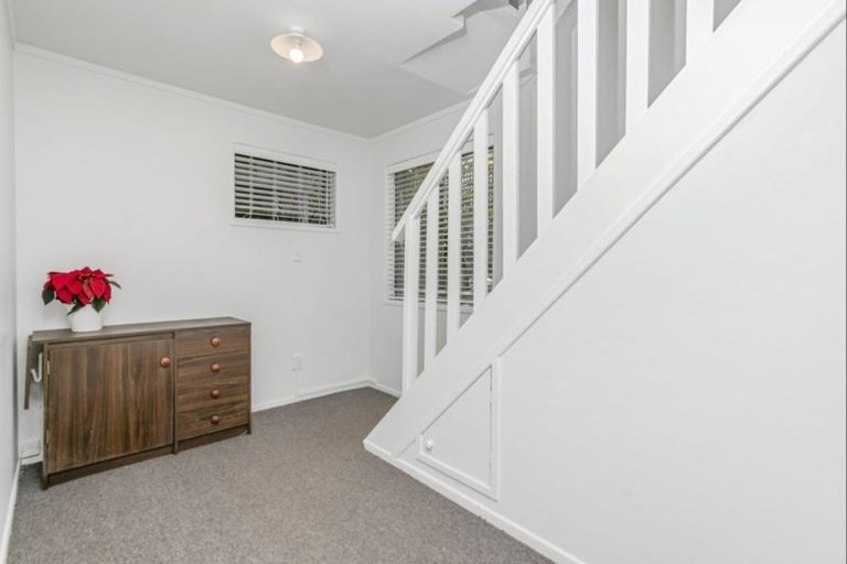 Photo of property in 10 Evan Street, Belmont, Auckland, 0622