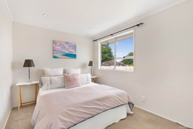 Photo of property in 9 Tangelo Place, Bucklands Beach, Auckland, 2012