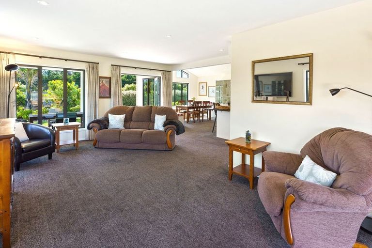 Photo of property in 34 Titoki Road, Waikanae Beach, Waikanae, 5036