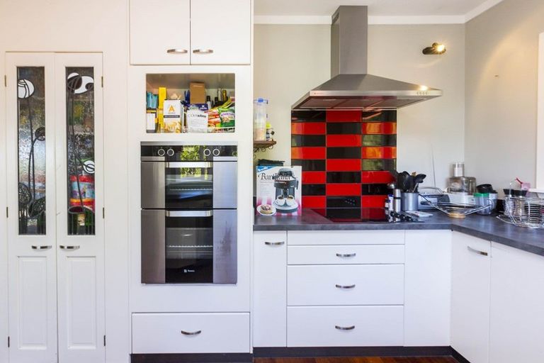 Photo of property in 62 Wyndham Road, Pinehaven, Upper Hutt, 5019