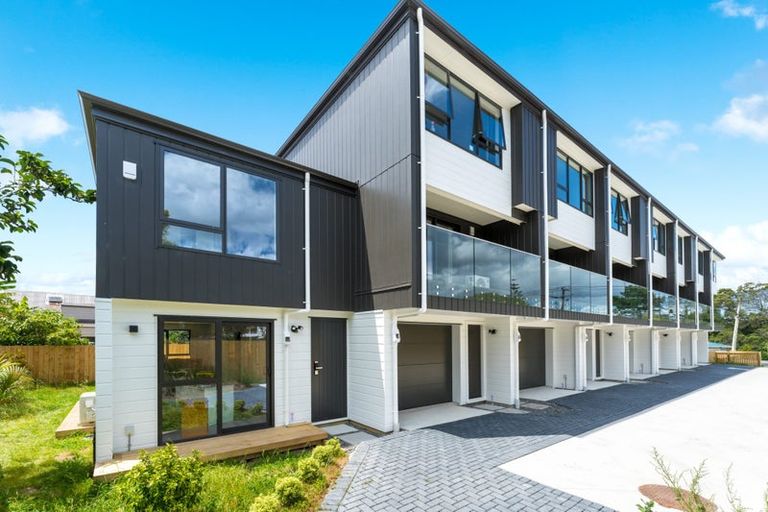 Photo of property in 36 Longburn Road, Henderson, Auckland, 0610