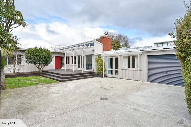 Photo of property in 182 Main North Road, Redwood, Christchurch, 8051