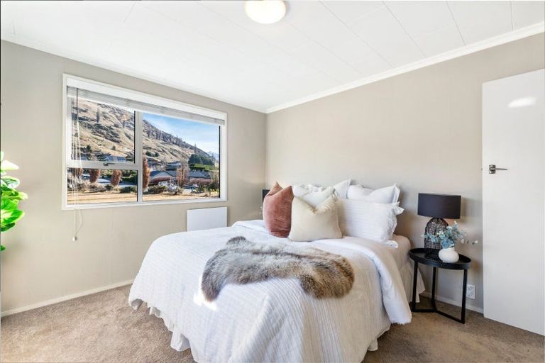 Photo of property in 72 Jims Way, Frankton, Queenstown, 9371