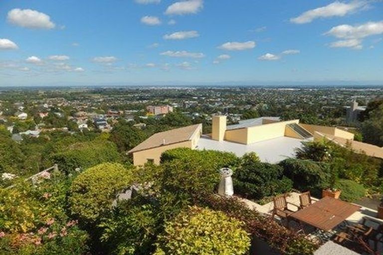 Photo of property in 2/12 Macmillan Avenue, Cashmere, Christchurch, 8022