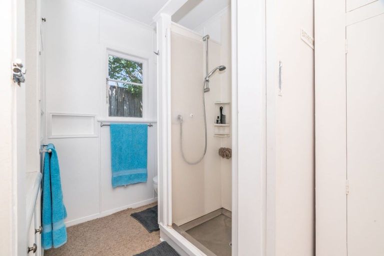 Photo of property in 17 Drake Street, Waikawa Beach, Manakau, 5573