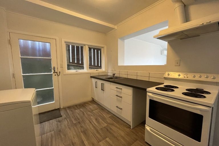 Photo of property in 43 Herald Street, Berhampore, Wellington, 6023