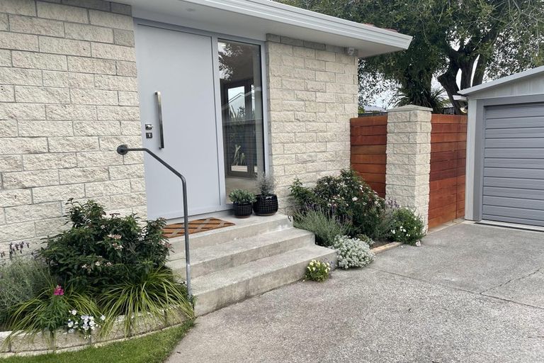 Photo of property in 2/53 Orrick Crescent, Avondale, Christchurch, 8061