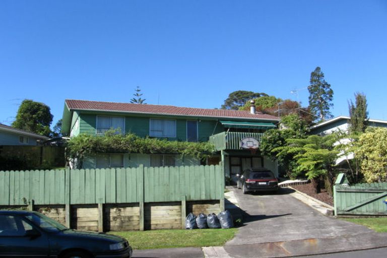 Photo of property in 30 Onedin Place, Titirangi, Auckland, 0604