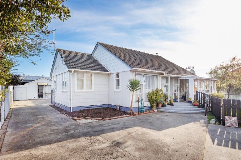 Photo of property in 6 Thames Street, Roslyn, Palmerston North, 4414