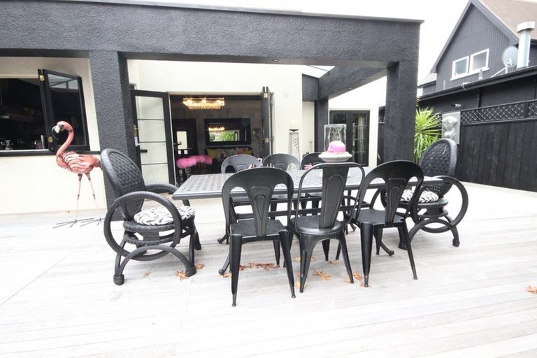 Photo of property in 15 Ake Ake Avenue, Hokowhitu, Palmerston North, 4410