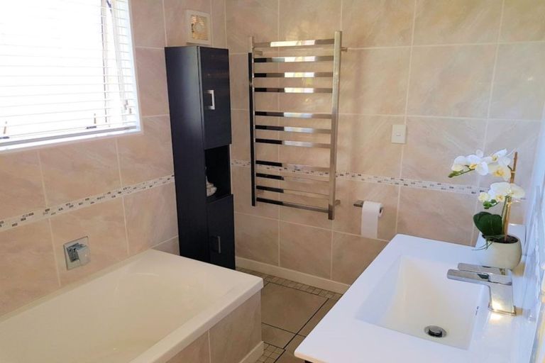 Photo of property in 4 Tau Crescent, Diamond Harbour, 8972