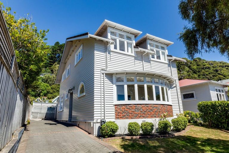 Photo of property in 103 Muritai Road, Eastbourne, Lower Hutt, 5013