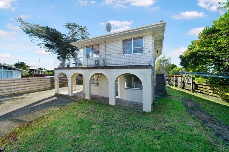 Photo of property in 381 Triangle Road, Henderson, Auckland, 0610