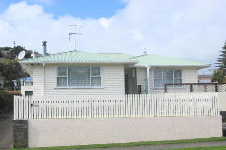 Photo of property in 4 Rosendale Avenue, Spotswood, New Plymouth, 4310