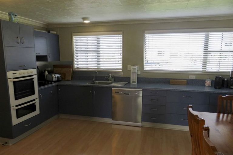 Photo of property in 16 Kildare Place, Waikiwi, Invercargill, 9810