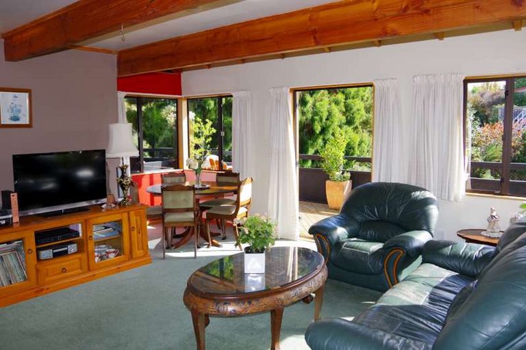 Photo of property in 12 Arrowsmith Avenue, Waipahihi, Taupo, 3330