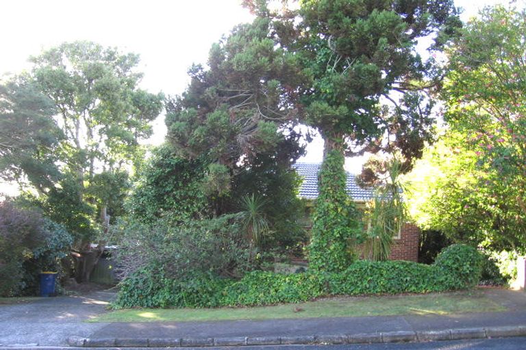Photo of property in 60 Sylvan Crescent, Te Atatu South, Auckland, 0610