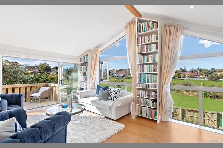 Photo of property in 1/30 Curacao Place, Half Moon Bay, Auckland, 2012