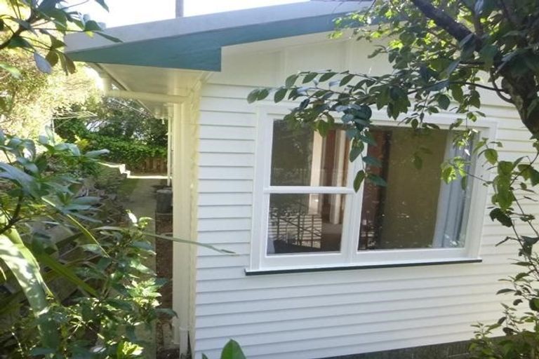 Photo of property in 91 Ruskin Road, Newlands, Wellington, 6037