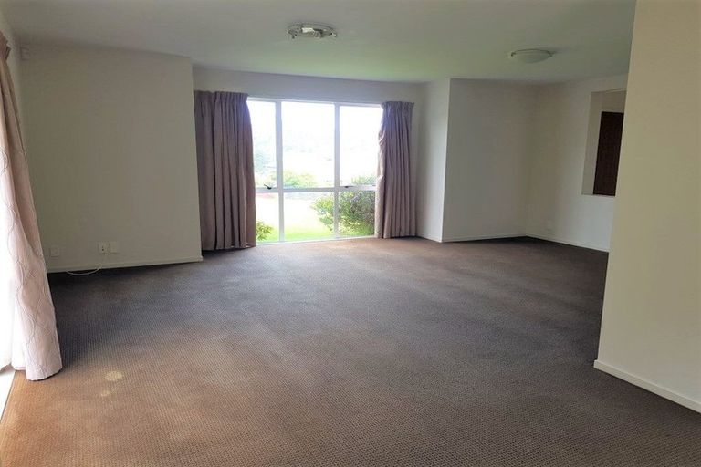 Photo of property in 48 Tongariro Drive, Aotea, Porirua, 5024