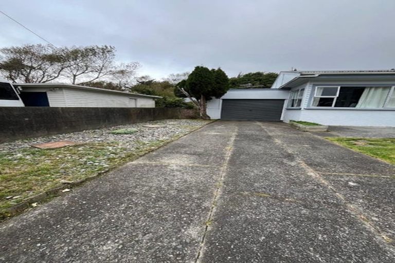 Photo of property in 40 Findlay Street, Tawa, Wellington, 5028