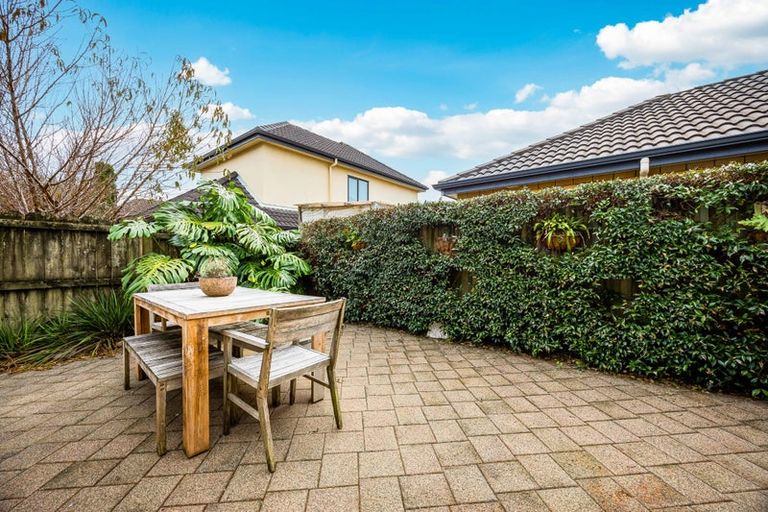 Photo of property in 4 Applebox Lane, Henderson, Auckland, 0612