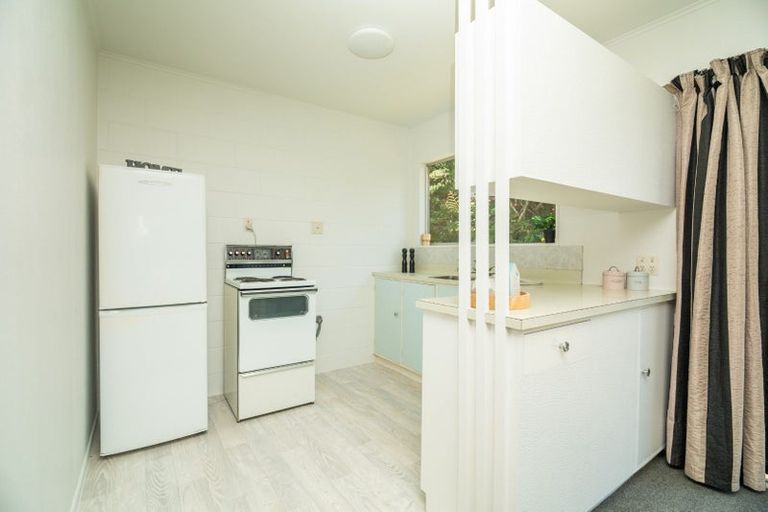 Photo of property in 16a Glen Alton Avenue, Paparangi, Wellington, 6037