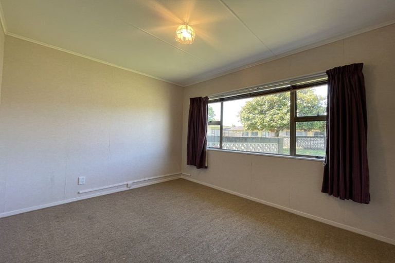 Photo of property in 8 Bethel Court, Milson, Palmerston North, 4414