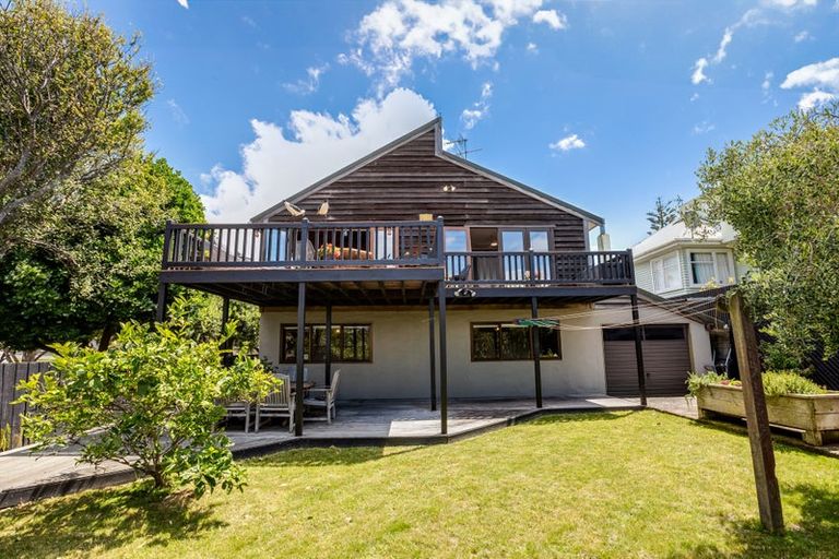 Photo of property in 1/6 Mana Esplanade, Paremata, Porirua, 5026