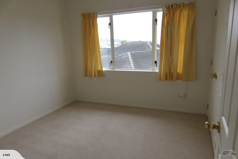 Photo of property in 21 Bard Place, Golflands, Auckland, 2013