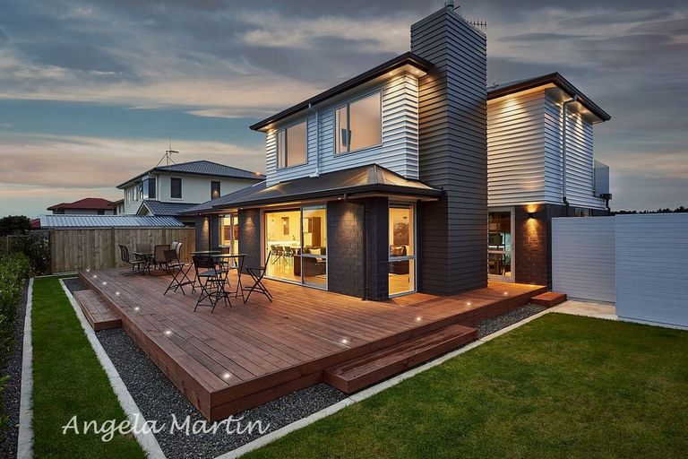 Photo of property in 140 Ruapehu Drive, Fitzherbert, Palmerston North, 4410