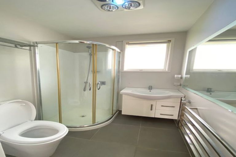 Photo of property in 15 Ennis Avenue, Pakuranga Heights, Auckland, 2010