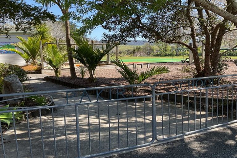 Photo of property in 3 Bathgate Street, Johnsonville, Wellington, 6037