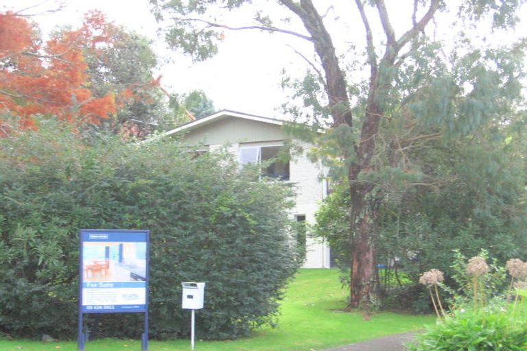 Photo of property in 13 Eagle Place, Red Beach, 0932