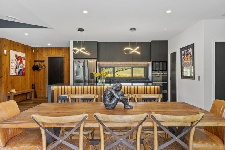 Photo of property in 2 Nga Tui Lane, Acacia Bay, Taupo, 3385