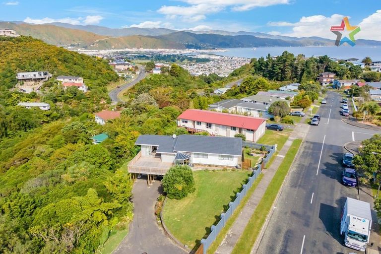 Photo of property in 26 Cedar Street, Maungaraki, Lower Hutt, 5010