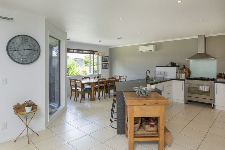 Photo of property in 13 Parkview Place, Riverdale, Gisborne, 4010