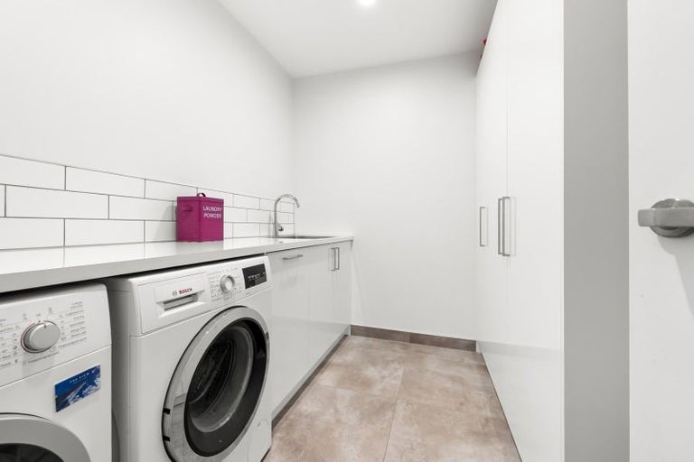 Photo of property in 16 Cuba Street, Petone, Lower Hutt, 5012