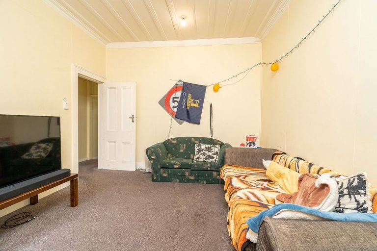 Photo of property in 33 Clyde Street, North Dunedin, Dunedin, 9016