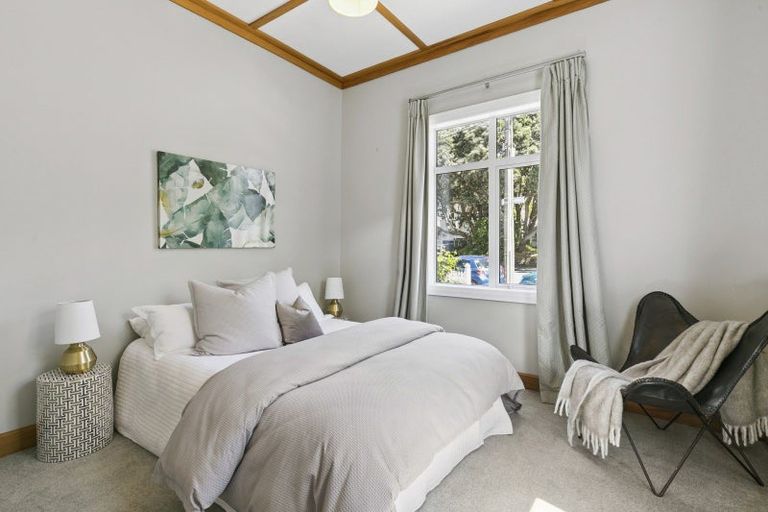 Photo of property in 59 Queens Drive, Lyall Bay, Wellington, 6022