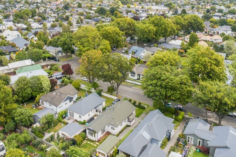 Photo of property in 13 Massey Crescent, St Albans, Christchurch, 8014